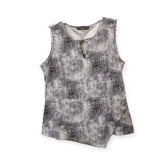 Sleeveless Reptile Cut Out Jewel Envelope Hemline Blouse NEW - Picture 2 of 3